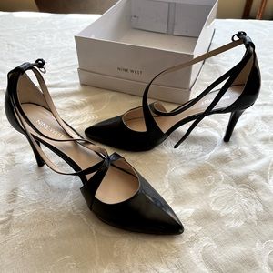 Nine West size 10 black dress shoes